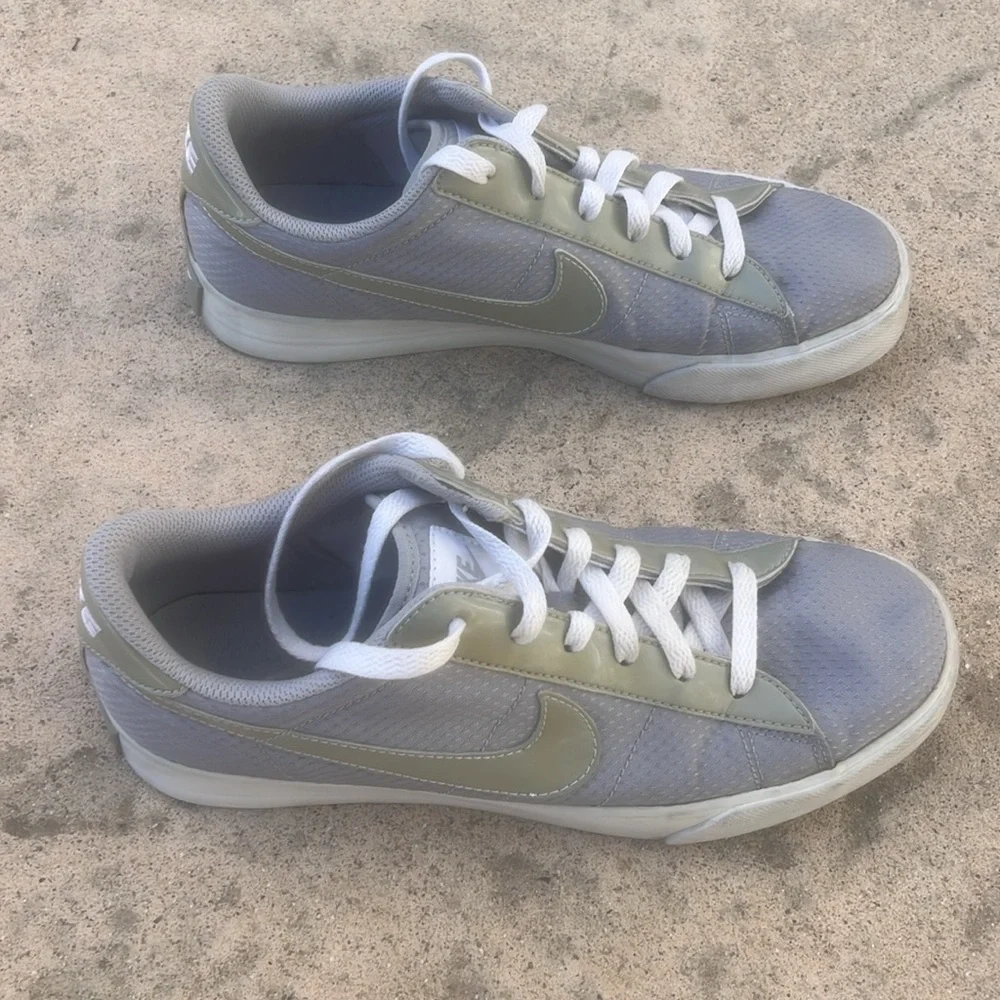 Nike Classic Women's Wolf Grey Sneakers Size 9